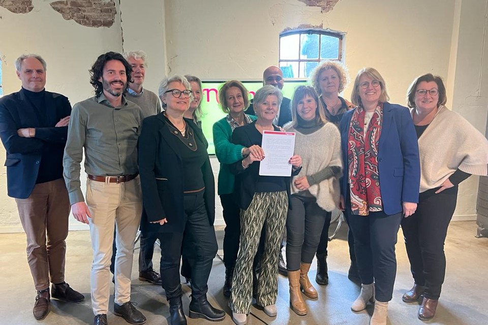 nonna_ondertekening-ambitiedocument-rwb